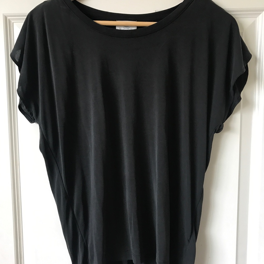 Black yoga light weight top